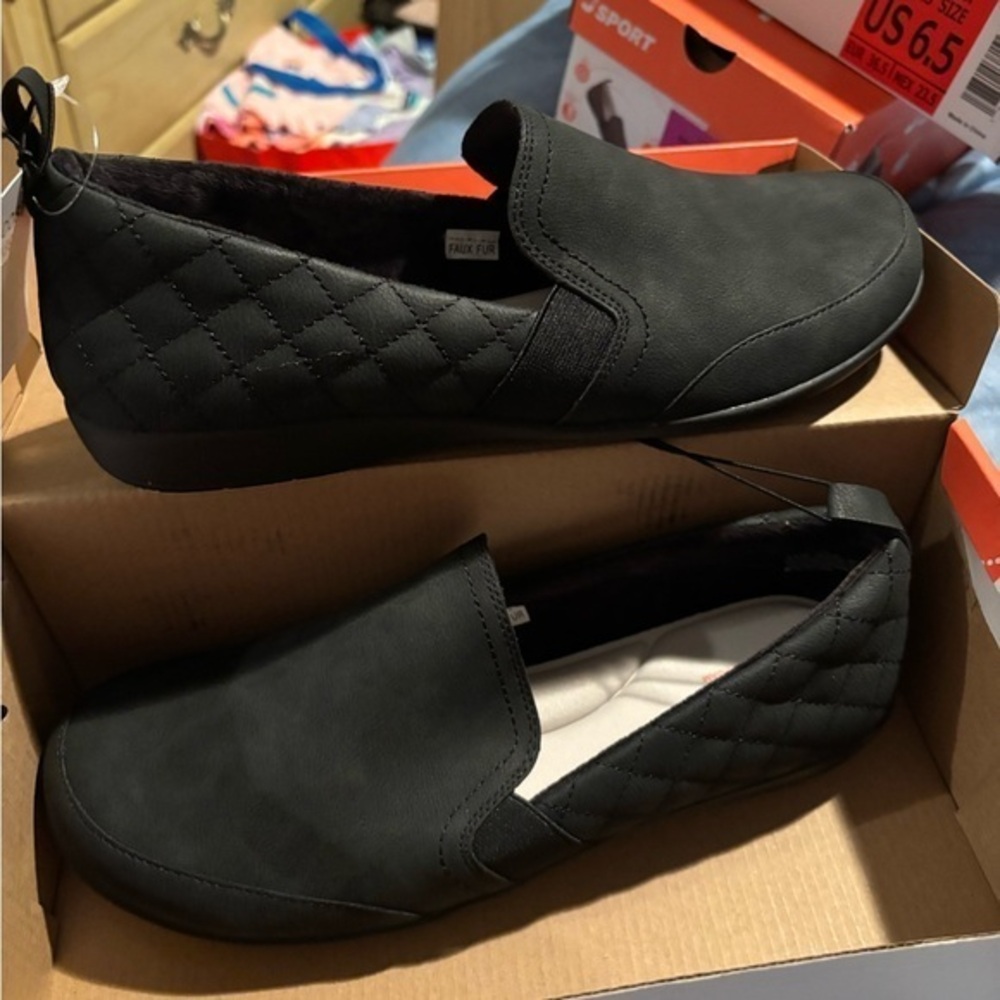 NWT JSport Lisa Brand Ladies shoes size 6